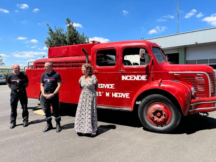 La commune de Saint-M’Hervé cède un véhicule d’incendie réformé à l’UDSP